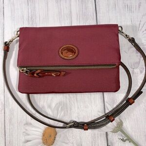 🦆 DOONEY & BOURKE MAROON NYLON FOLDOVER ZIP FLAP MAGNETIC CROSSBODY BAG
